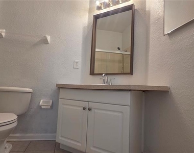 6240 Contessa Drive - Photo Thumbnail 9