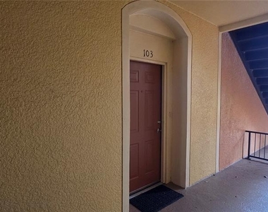 6240 Contessa Drive - Photo Thumbnail 2