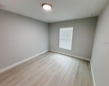 8615 Agate Street - Photo Thumbnail 4