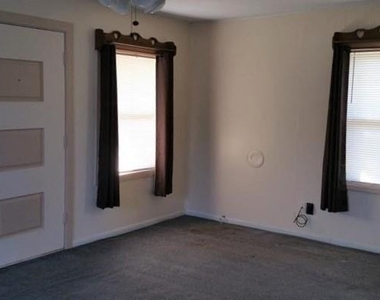 608 Lemon Street - Photo Thumbnail 3