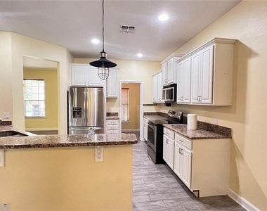 3060 Rambler Avenue - Photo Thumbnail 6