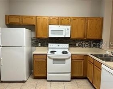 1705 Retreat Circle - Photo Thumbnail 8