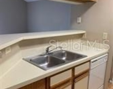 236 Afton Square - Photo Thumbnail 8