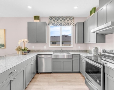 2729 Sanctuary Drive - Photo Thumbnail 4