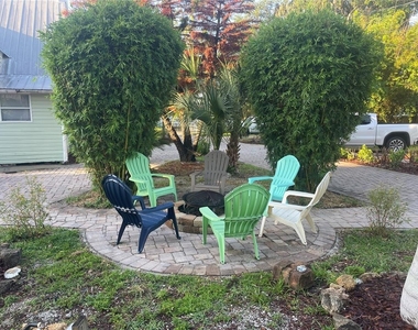305 Mary Avenue - Photo Thumbnail 10