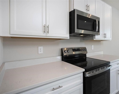 16873 Castoro Drive - Photo Thumbnail 20
