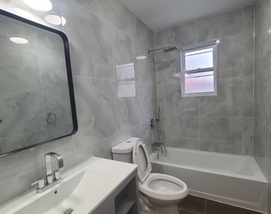Spacious Apartment in Jamaica Queens - Photo Thumbnail 2
