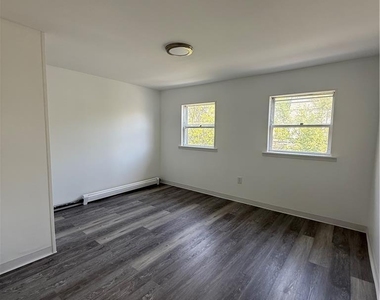 243 Stanton Street - Photo Thumbnail 7
