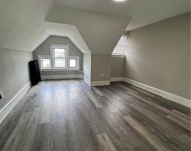 81 Dana Street - Photo Thumbnail 5