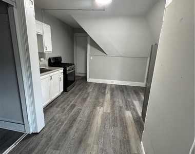 81 Dana Street - Photo Thumbnail 9