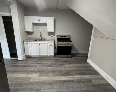 81 Dana Street - Photo Thumbnail 2