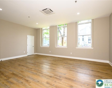 1012 2nd Street - Photo Thumbnail 18
