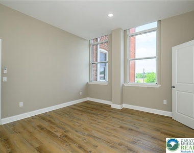 1012 2nd Street - Photo Thumbnail 19