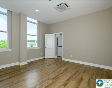 1012 2nd Street - Photo Thumbnail 22