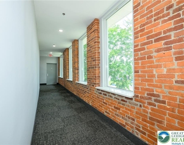 1012 2nd Street - Photo Thumbnail 7