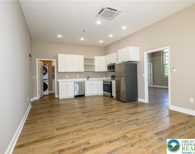 1012 2nd Street - Photo Thumbnail 14
