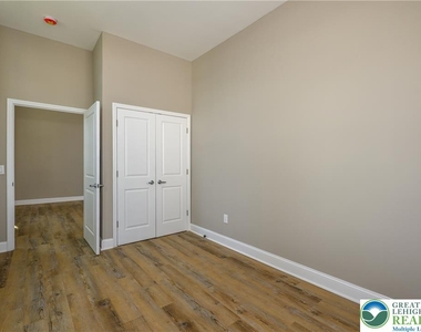 1012 2nd Street - Photo Thumbnail 18
