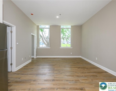 1012 2nd Street - Photo Thumbnail 16