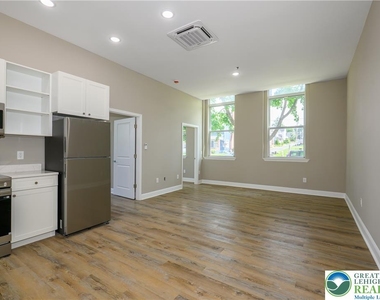 1012 2nd Street - Photo Thumbnail 15