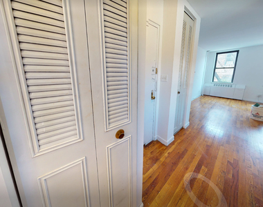 West 22nd Street - Photo Thumbnail 1