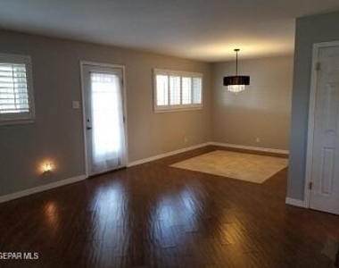 3301 Greenock Street - Photo Thumbnail 2
