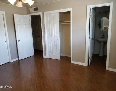 3301 Greenock Street - Photo Thumbnail 11