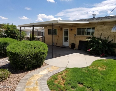3301 Greenock Street - Photo Thumbnail 23