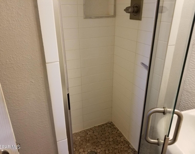 3301 Greenock Street - Photo Thumbnail 13