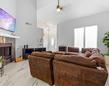 1117 Sun Shadow Drive - Photo Thumbnail 5