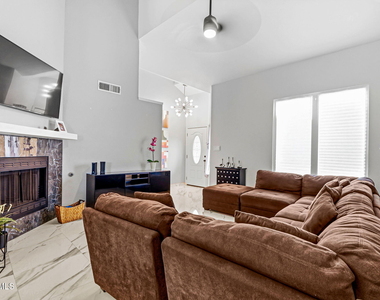 1117 Sun Shadow Drive - Photo Thumbnail 10