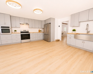 22 Circle Drive - Photo Thumbnail 12