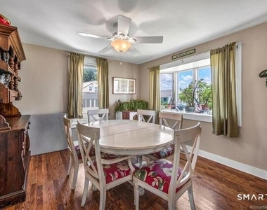 66 Oak Avenue - Photo Thumbnail 9