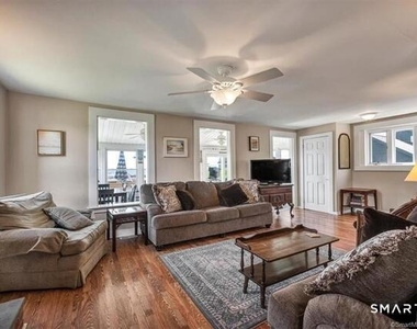 66 Oak Avenue - Photo Thumbnail 12