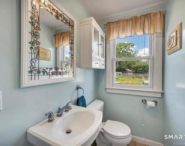 66 Oak Avenue - Photo Thumbnail 7