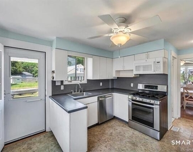 66 Oak Avenue - Photo Thumbnail 16