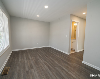 139 Main Street - Photo Thumbnail 8