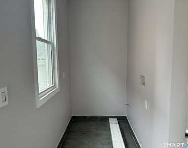 139 Whitney Avenue - Photo Thumbnail 8