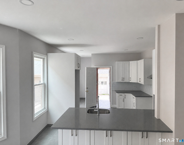 139 Whitney Avenue - Photo Thumbnail 4