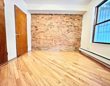 38 Greene Avenue - Photo Thumbnail 9