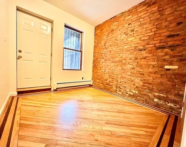 38 Greene Avenue - Photo Thumbnail 12