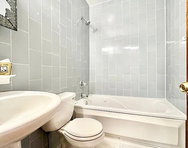 38 Greene Avenue - Photo Thumbnail 15