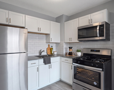 3333 Broadway - Photo Thumbnail 2