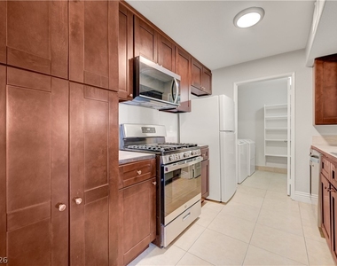 7885 W Flamingo Road - Photo Thumbnail 12