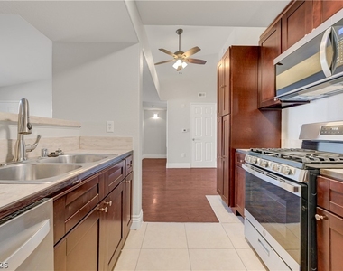 7885 W Flamingo Road - Photo Thumbnail 17
