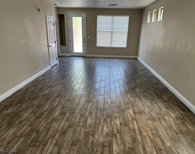 8218 Sierra Cascade Court - Photo Thumbnail 10