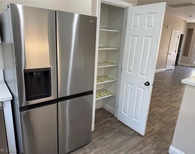 8218 Sierra Cascade Court - Photo Thumbnail 7