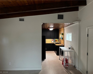 336 Arnold Street - Photo Thumbnail 3