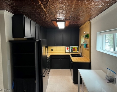 336 Arnold Street - Photo Thumbnail 4