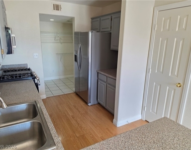 408 Roman Tree Court - Photo Thumbnail 4