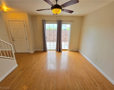 408 Roman Tree Court - Photo Thumbnail 9